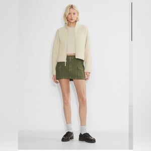 NWT Aritzia TNA Reggie Cargo Mini Skirt in Army Green
